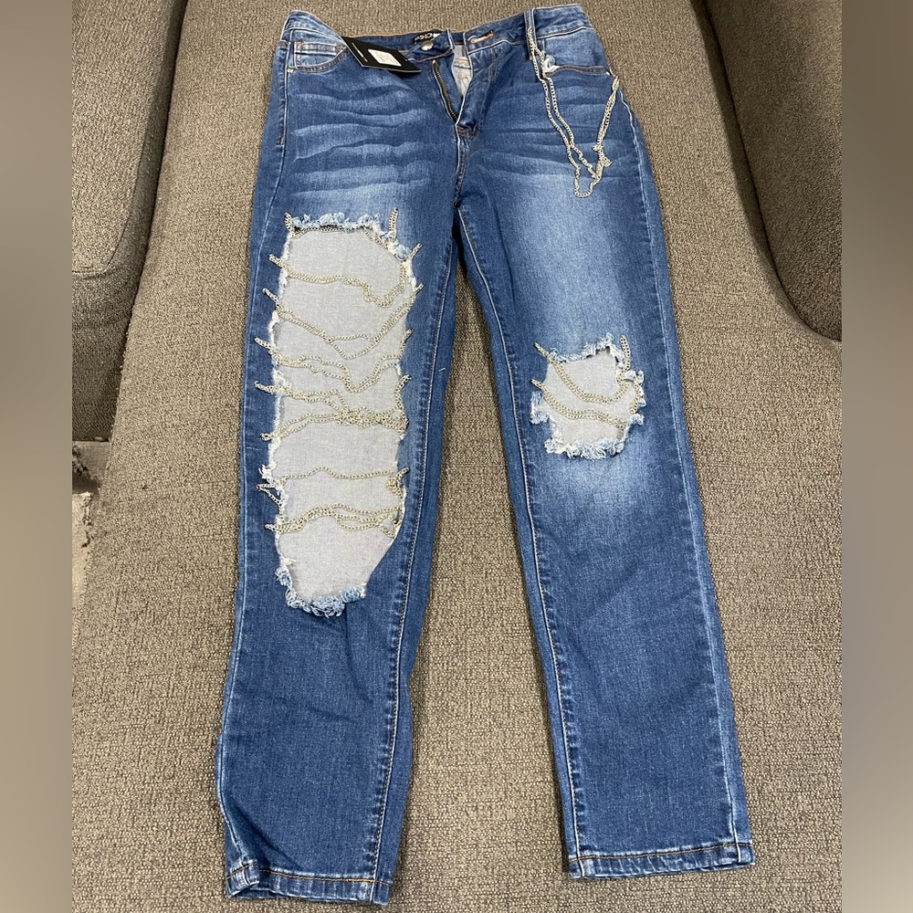 FashionNova Stylish Blue Distressed chain Women Jeans